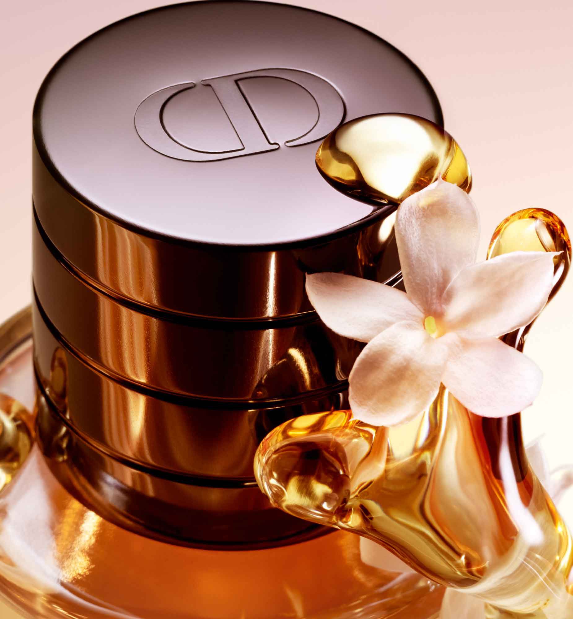 Jasmin des Anges Fragrance: floral-fruity fragrance drenched