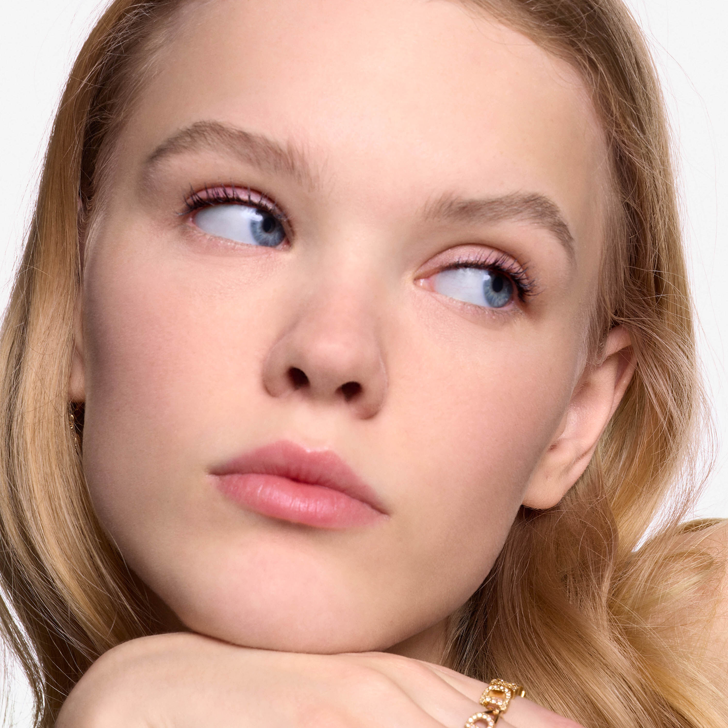 フェイスパウダー DIOR FOREVER NUDE RADIANT FILTER Dior Forever Blurring Setting Powder: Light Reflecting