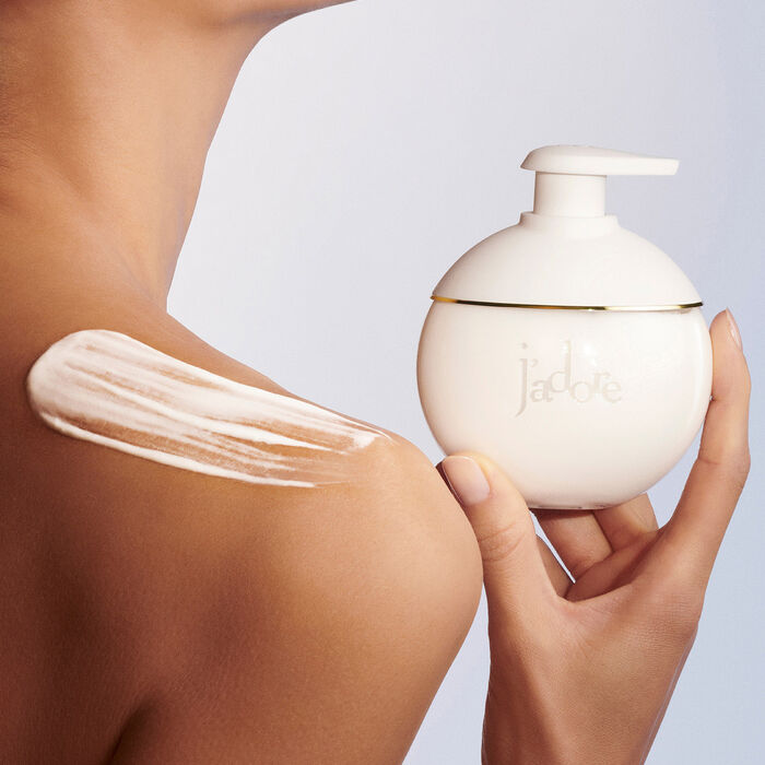 J’adore Les Adorables Body Milk image number 1